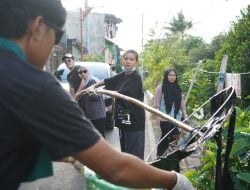 KYF Bersih-bersih Kanal Bersama Karin Novilda dan 400 Relawan