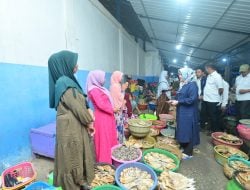 Fatmawati Serap Aspirasi Pedagang Pasar Ikan Sinjai, Siap Perjuangkan Sulsel Maju