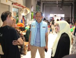 Dengar Keluhan Pedagang Pasar Lakessi, Erat-Bersalam Komitmen Hadirkan Program Menguntungkan Bagi Pelaku Usaha