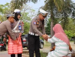 Satlantas Polres Luwu Gelar Jumat Berkah dan Sosialisasi Operasi Zebra Pallawa 2024