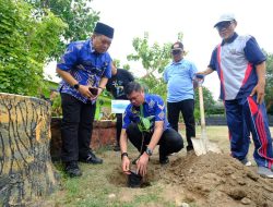 Bupati Gowa Tanam Pohon pada Peringatan Hari Santri Nasional di Pesantren Sultan Hasanuddin