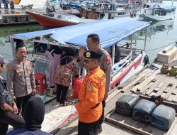 Kapolsek Paotere Sambangi Masyarakat Pulau, Beri Himbauan Keselamatan Berlayar