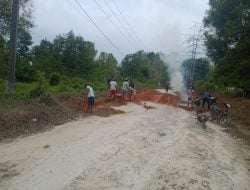 Program Jumat Bersih Menjadikan Desa Terpencil di Mare Bercahaya