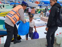 Satpolair Polres Pelabuhan Makassar Gelar Patroli Dialogis , Ingatkan Keselamatan Berlayar dan Dukung Pilkada Serentak