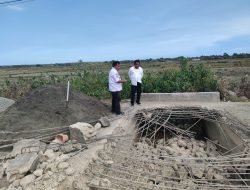 Tanggapi Keluhan Warga, Pj Bupati Jeneponto Pantau Langsung Jembatan Deker Panaikang