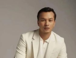 Nicholas Saputra Tolak Minum Alkohol