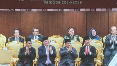 Presiden Terpilih Prabowo dan Sejumlah Menteri Hadir di Pelantikan Anggota DPR RI