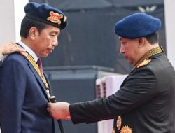 Jokowi Terima Penghargaan Loka Praja Samrakshana Dari Kapolri