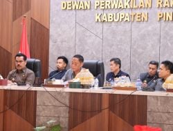 Pj Bupati Ahmadi Akil Hadiri Rapat Paripurna DPRD Pinrang Terkait Pandangan Umum Fraksi Terhadap Ranperda APBD 2025