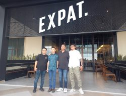 Expat Roasters Buka Cabang ke-8 di Makassar, Tawarkan Pemandangan Sunset dan Kopi Premium