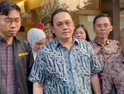 Farhat Abbas Rencana Laporkan Fuji ke Polisi