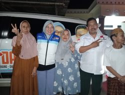 Mobil Rombongan Cabup Gowa Husniah Talenrang “Dihadang” Warga, Ternyata Ingin Foto Bersama