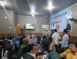 Suka Berbaur dengan Siapapun, Husniah Mampir di Warung Kopi di Palangga