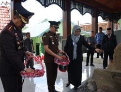 Peringatan Hari Pahlawan di Wajo Berlangsung Khidmat, Pj Bupati Ziarah ke Makam Pahlawan Nasional Lamaddukkelleng