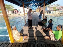 Jaga Harmoni jelang Pesta Demokrasi, Bhabinkamtibmas Pulau Barrang Caddi Galakkan Imbauan Kamtibmas