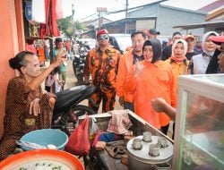 Indira Yusuf Ismail Blusukan di Manggala, Dikawal Belasan Komunitas