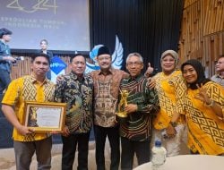 Dekan Pascasarjana Unhas Terima YPP Award 2024 Bidang Kesehatan