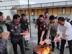 KPU Toraja Utara Musnahkan Surat Suara Pilkada 2024 yang Rusak Jelang Pencoblosan