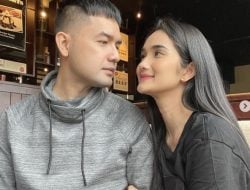 Cuek dan Sering Asik Sendiri Main Ponsel, Artis Revand Narya Digugat Cerai Istri