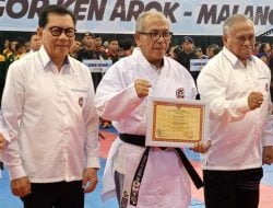 Kejurnas Karate Inkanas Piala Kapolri 2024, IAS Bersama Sejumlah Kapolda Terima Penghargaan