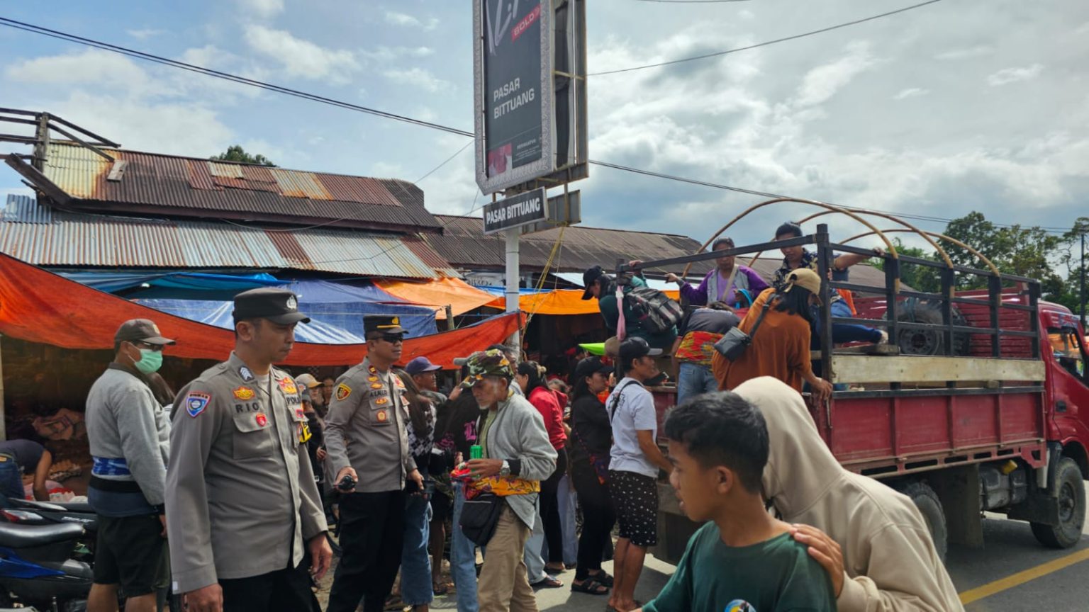 Polres Tator Amankan Kegiatan Pasar Murah Rakyat Sulsel