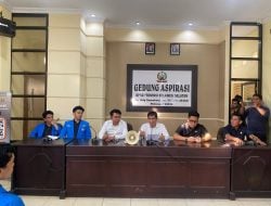 BEM FEB Unismuh Makassar Suarakan Penolakan PPN 12 Persen  di Kantor DPRD Sulsel