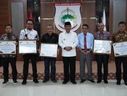 OPD Berprestasi Dapat Penghargaan Dari Pj Gubernur Sulbar 