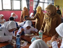 Pastikan Program Makan Bergizi Gratis di Wajo Berjalan Lancar, Sekda Wajo Pantau Distribusi