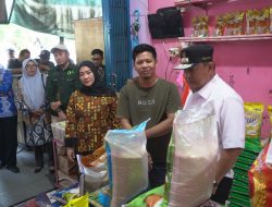 Pastikan Harga Pangan dan Elpiji Terjangkau, Pj Gubernur Sulbar Sidak Pasar Tradisional di Mamuju