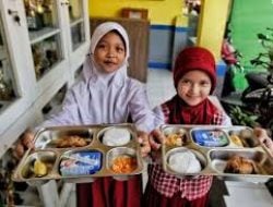 Diluncurkan di Tiga Kecamatan, Makan Bergizi Gratis Dimulai Besok