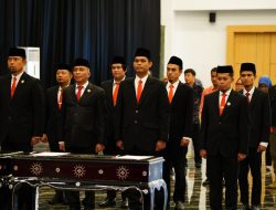 Kakanwil Kemenkum Sulsel Lantik 8 PPNS, Termasuk Kasatpol PP Sulsel