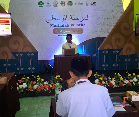 Ketegangan dan Semangat Santri Mengiringi Lomba Kitab Kuning di MQK  International - Rakyat Sulsel